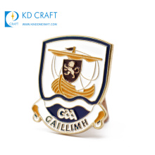 Factory direct sale custom metal alloy gold plated color painted enamel university graduation badge